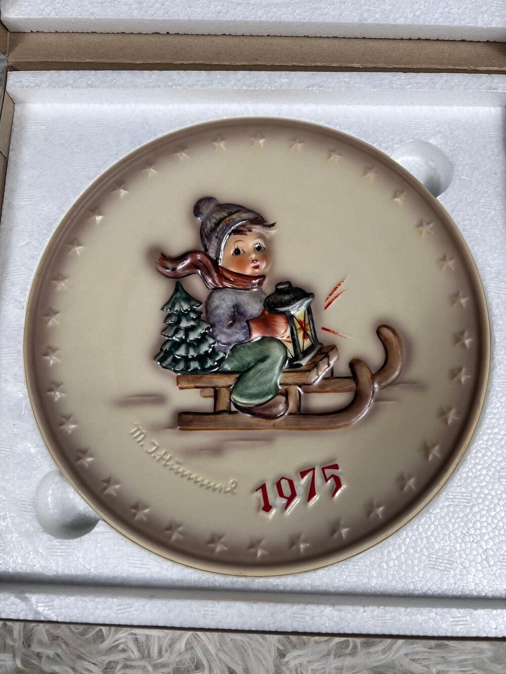 Vintage Goebel M.I. Hummel 1975 Ride Into Christmas Annual Plate Hum 268 Boxed